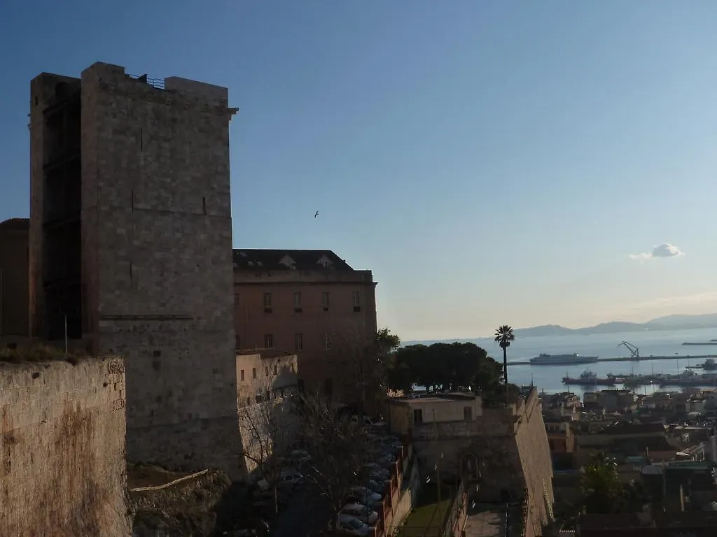 S Efisio In Cagliari Centre Q4825 Appartement